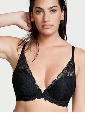 Victoria’s Secret Love Cloud Lightly Lined Plunge Bra in Black Lace 34C Sexy